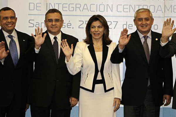 Líderes de Honduras (izq), El Salvador, Costa Rica y Guatemala (Foto: EFE)