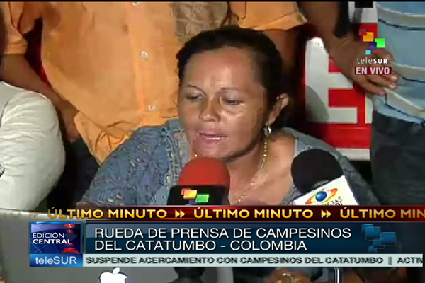 Vocera del Movimiento campesino colombiano lee declaración de la Asociación mediante rueda de prensa este jueves. (Foto: teleSUR)