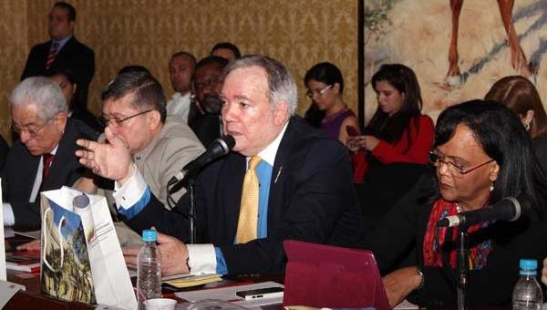 El embajador de Venezuela ante la OEA, Roy Chaderton planteó que se dé a conocer las distintas formas de cooperación internacional de la Revolución Bolivariana con otras diplomacias (Foto: MPPRE)