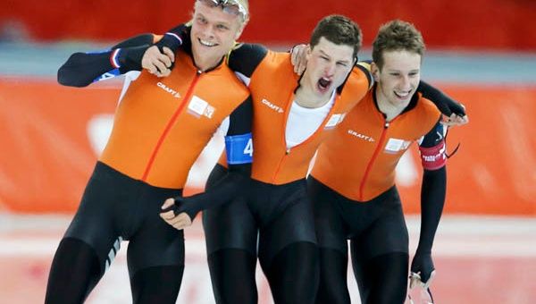 El equipo masculino también obtuvo medalla de oro en el Centro de Patinaje Adler Arena de Sochi 2014. (Foto: Reuters)