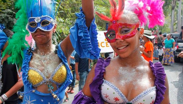 Con comparsas, disfraces y mucho colorido en estados como Aragua de Venezuela se sintió la llegada de El Carnaval. (Foto: Gobernación de Aragua)