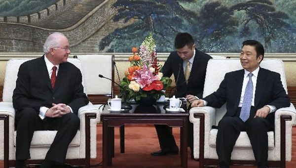 Ministro de Petróleo, Rafael Ramírez, realizó una visita de trabajo a China (Foto: Xinhua)