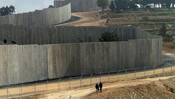 Además del "Muro del Apartheid", Elbit Systems desarrolla drones utilizados con frecuencia en la cercada Franja de Gaza en ataques letales contra palestinos. (Foto: Archivo)