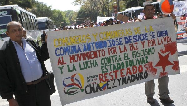 EN FOTOS: Así marchan comuneros por la paz de Venezuela 