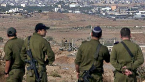 Militares israelíes vigilan el territorio que limita con la Franja de Gaza (Foto: Archivo)