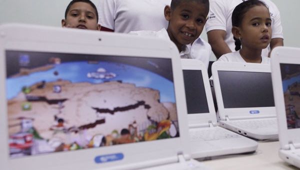 Las "canaimitas" han beneficiado a niños en educación primaria en toda Venezuela. (Foto: AVN)