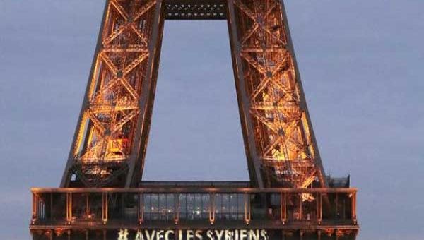 Desde París, capital de Francia, se encendió un mensaje de respaldo al pueblo sirio, que ha sufrido más de 140 mil muertes en los últimos tres años por la intervención terrorista en su país (Foto: AFP)