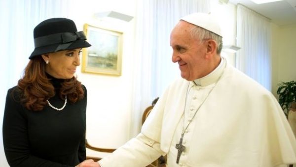 Cristina Fernández y Francisco se reunieron por primera vez hace un año, poco tiempo después de su nombramiento como sumo pontífice. (Foto: Archivo)