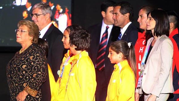 La presidenta de Chile, Michelle Bachelet, participó en la clausura de los X Juegos de Odesur. (Foto: EFE)
