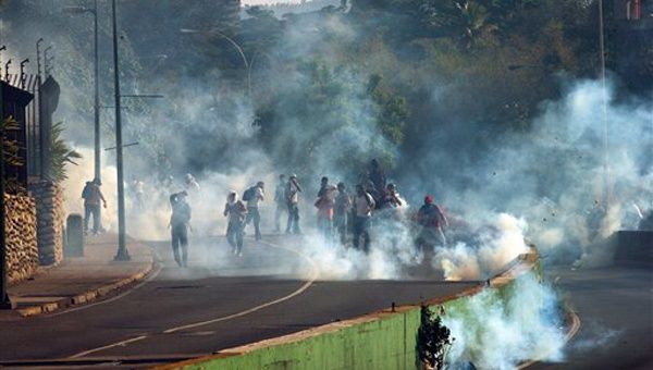 Desde el pasado 12 de febrero, grupos de la ultraderecha venezolana han emprendido acciones vandálicas en varios municipios gobernados por alcaldes de oposición para buscar la "caída" del Presidente por vías anticonstitucionales. (Foto: Archivo)