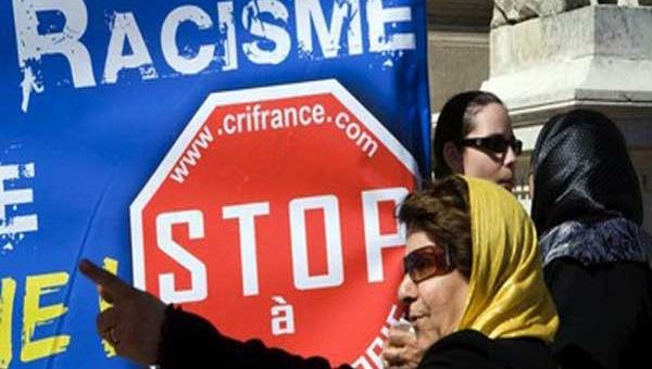 Abdelaziz Chaambi, activista contra el racismo en Francia, denunció que la población árabe que vive en ese país es utilizada por los políticos como estrategias para desviar la atención de la ciudadanía de los problemas reales que afronta la sociedad gala (Foto: Archivo)