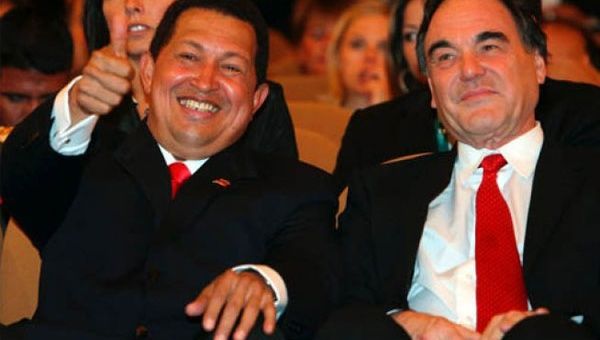 Oliver Stone comparte con el Comandante Chávez(Foto:teleSUR)