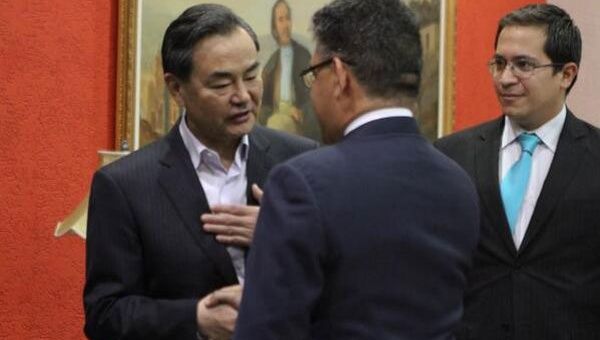 Ministro de Exteriores chino fue recibido por su homólogo Elías Jaua (Foto: MRE)