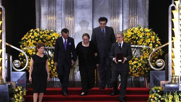La familia de García Márquez abrió la guardia de honor a los restos del escritor (foto: EFE) 