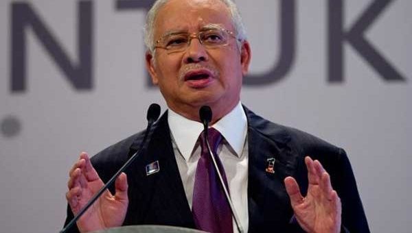 El primer ministro de Malasia, Najib Razak, ha sido blanco de fuertes críticas por la desaparición del vuelo MH370 de Malaysia Airlineas (Foto: Archivo)