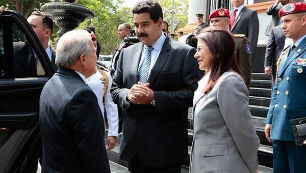 Ambos presidente se comprometieron a fortalecer los lazos de hermandad entre El Salvador y Venezuela; así como mejorar la cooperación bilateral iniciada durante la gestión de Mauricio Funes (Foto: @PrensaPresidencial)