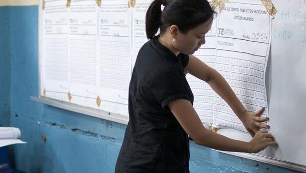 Juan Carlos Varela obtuvo más del 39% de los votos, según resultados preliminares del Tribunal Electoral (Foto: EFE)