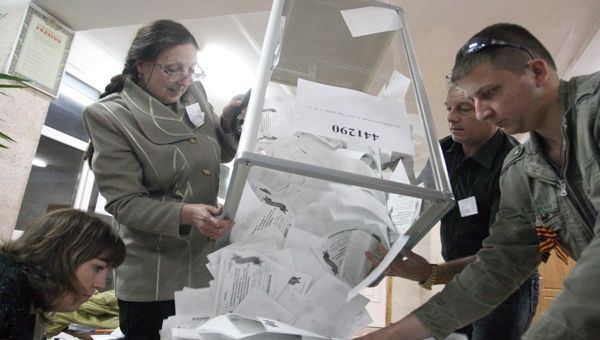 Ya algunos de los colegios electorales comenzaron con el conteo de votos. (Foto: EFE)