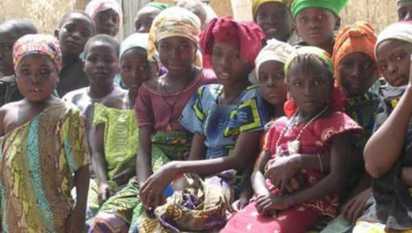 El grupo radical Boko Haram secuestró a 200 niñas entre 15 a 18 años en una escuela secundaria en Nigeria (Foto:Archivo)