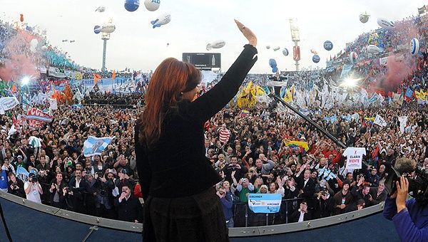 El Plan Progresar del Gobierno de Cristina Fernández, en el que están inscritos hasta ahora cerca de 700 mil jóvenes desde su lanzamiento en enero pasado, tendrá un impacto en la reducción de la desigualdad de entre 4,6 a 16,01 por ciento. (Foto: Archivo)