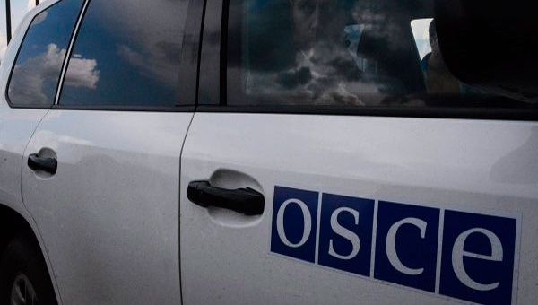 Uno de los vehículos en los que viajaban los cuatro observadores de la OSCE (Foto:Novosti)