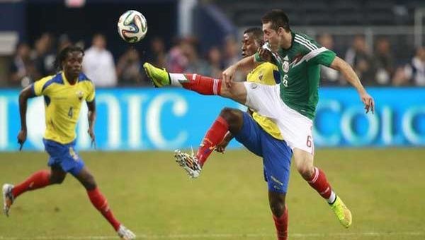 México aprovechos los errores defensivos de Ecuador para llevarse el encuentro, disputado ante 80 mil espectadores en territorio estadounidense (Foto: usatoday)