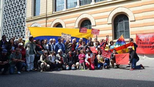 Numerosos movimientos políticos y sociales acudieron al llamado del Comité Bolivariano de Suiza para un acto de solidaridad con el gobierno de Venezuela (Foto: CBS)