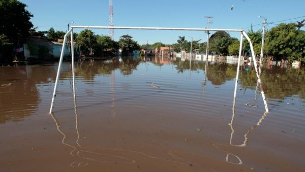 Ascendieron a dos las víctimas mortales por lluvias en Paraguay. (Foto: Reuters)