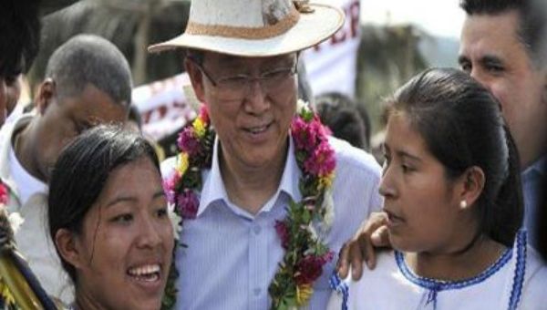 Ban Ki-Moon celebró su cumpleaños con muestras tradicionales del país indígena suramericano (Foto:AFP)