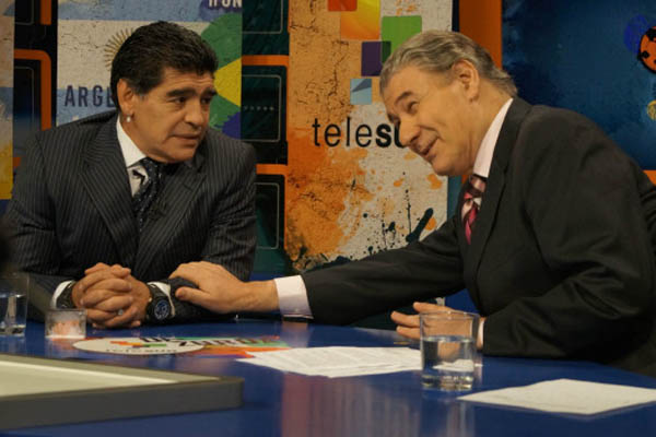 El programa es conducido por Diego Armando Maradona y Víctor Hugo Morales. (Foto: teleSUR)