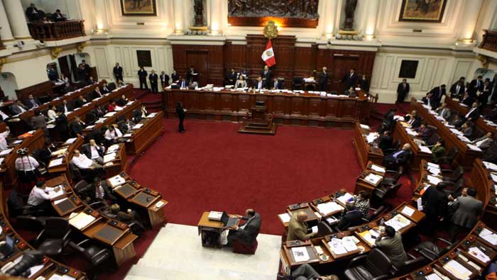 Los parlamentarios de oposición solicitaron la derogación de la medida a cambio de dar un voto de confianza a la ratificación de Ana Jara como Primera Ministra (Archivo)