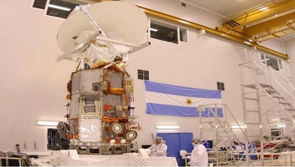 El Arsat-1 es el primer satélite construido por Argentina, este brindará servicios de comunicación (Foto: @CFKArgentina)