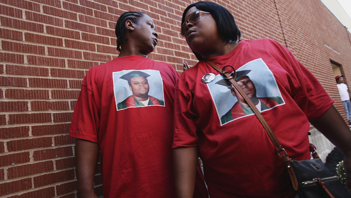 Este sábado se reanudaron en Ferguson las protestas por el asesinato de Michel Brown. (Foto: Reuters)