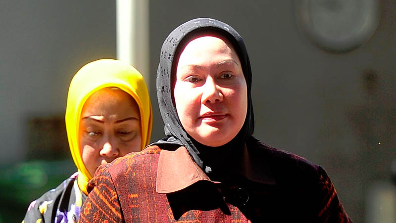 Ratu Atut, la primera mujer en ocupar el cargo de gobernadora en Indonesia, fue sentenciada a cuatro años de prisión por corrupción. (Foto: kabar24.com)
