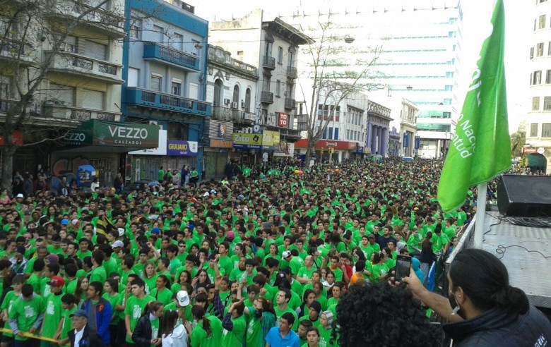 Miles de jóvenes uruguayos corrieron en la 5K