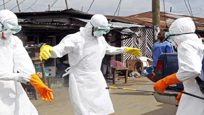 La OMS, informa que el ébola ha afectado ya a cerca de 5.000 personas y ha causado unas 2.400 muertes. (Foto: EFE)