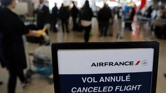 Air France cancela 52 por ciento de sus vuelos por huelga