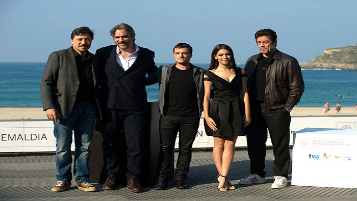El elenco de la película “Escobar: Paraíso perdido” en el estreno en San Sebastián donde clausuró la sección 