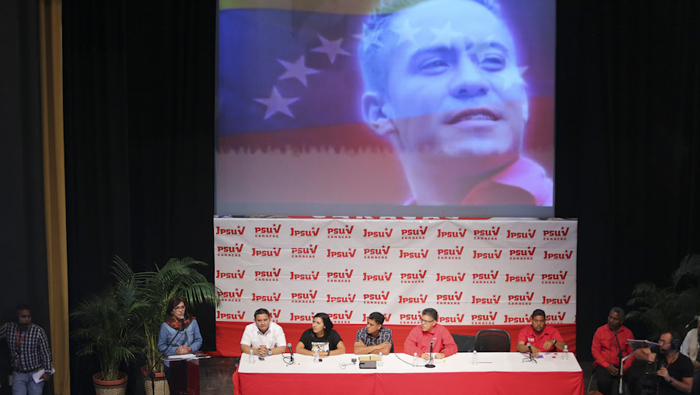 El diputado socialista rindió un sentido homenaje a la labor que desarrolló por la Revolución Bolivariana. (Foto: PSUV)