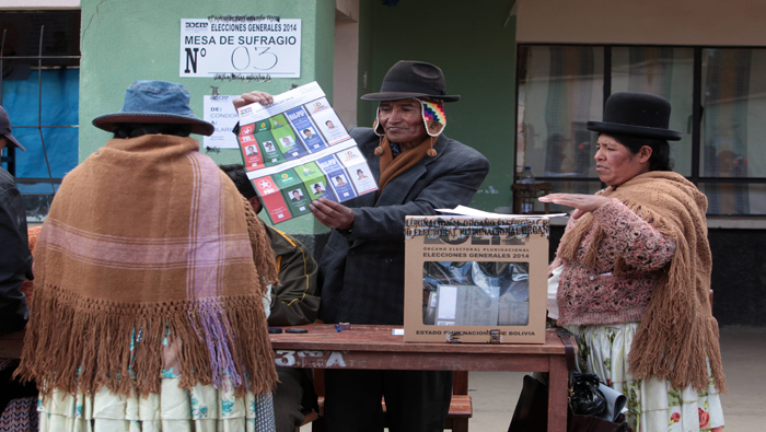 Los bolivianos participaron activamente en las elecciones generales. EFE.