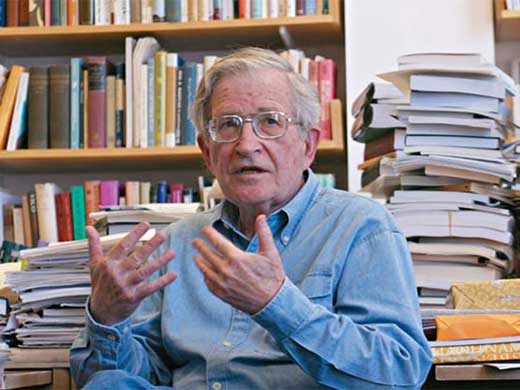 Noam Chomsky envía carta a Bachelet