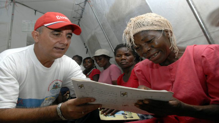El programa de alfabetización también ha sido implementado en Haití. (Foto:cubadebate.cu)