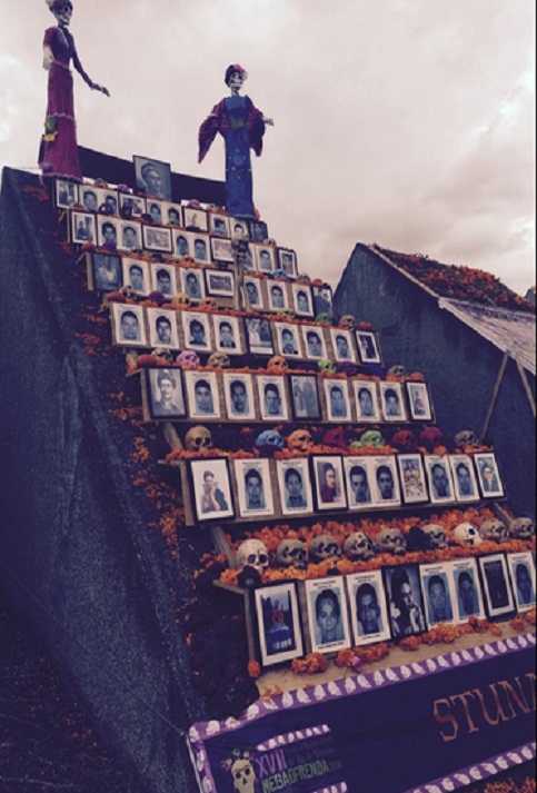 Los mexicanos no olvidaron a los 43 estudiantes desaparecidos. (Foto: teleSUR)