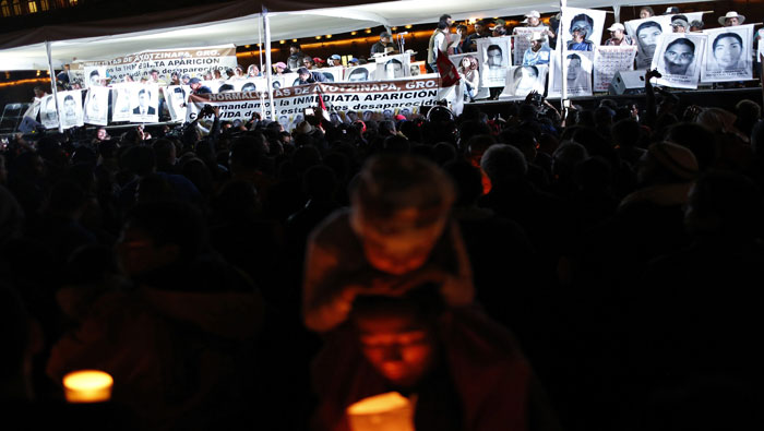 Los padres de los 43 estudiantes no aceptan que sus hijos estén muertos y piden continuar con las investigaciones (Foto: Reuters)