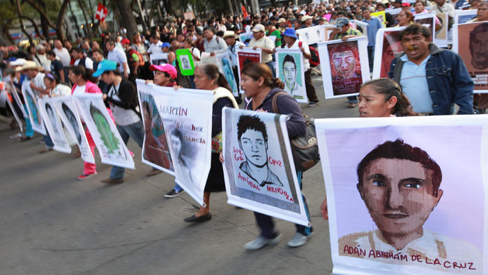 Arranca caravana que recorrerá México por los 43 normalistas