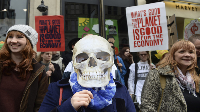 En Reino Unido los manifestantes exigen al Gobierno que detenga su inversión en técnicas para explotación de yacimientos de hidrocarburos como la fracturación hidráulica. 19-03-2014