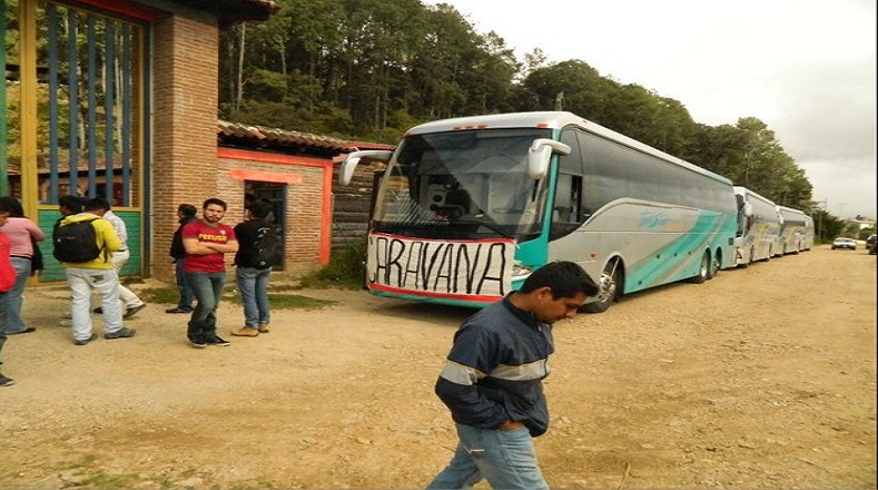 El viernes 14 de noviembre la brigada "Daniel Solís Gallardo" llegó a la ciudad Tuxtla Gutiérrez, capital del estado Chiapas, donde los integrantes de la caravana sostuvieron un encuentro con estudiantes de la Escuela Rural Normal "Mactumatzá".