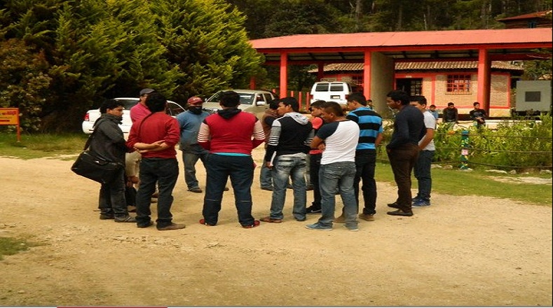 También el 14 de noviembre la brigada se dirigió a la ciudad San Cristóbal de Las Casas, en Chiapas, donde sus integrantes se instalaron en el Centro Integral de Capacitación Indígena (Cideci Las Casas). En esta ciudad tienen programada una marcha y un mitin para exigir la aparición con vida de los 43 normalistas y dar información sobre el caso.
