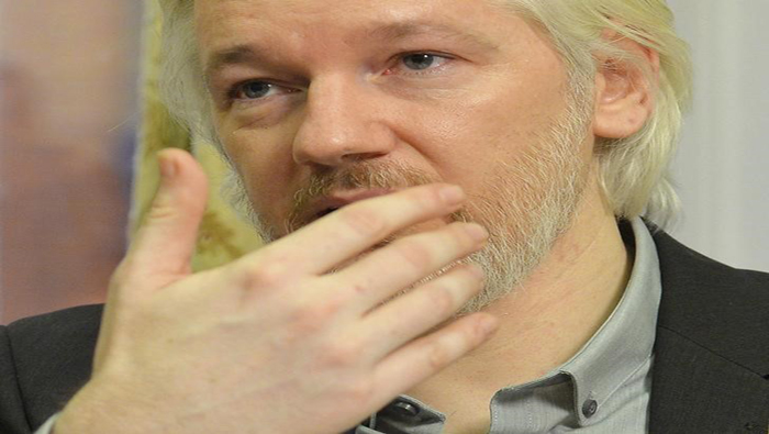 Ecuador considera justo y necesario seguir ayudando a Julian Assange hasta que llegue a un lugar seguro. (Foto: Reuters).