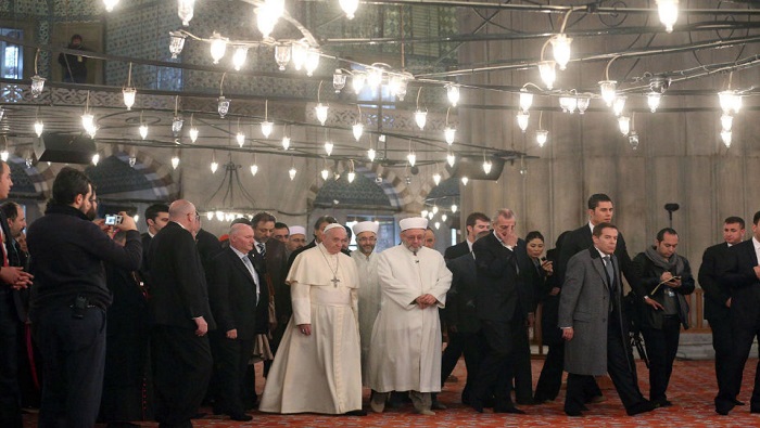 El Papa Francisco y el gran mufti de Estambul, Rahmi Yaran, dialogaron este sábado.